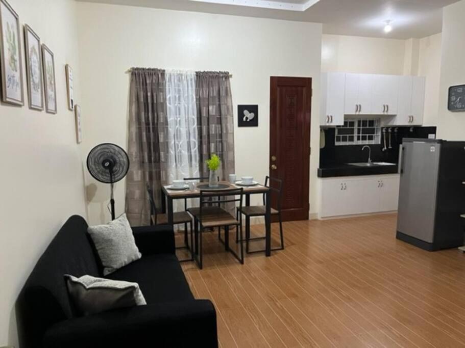 Estilo Apartment 2-Storey Clarin  ภายนอก รูปภาพ
